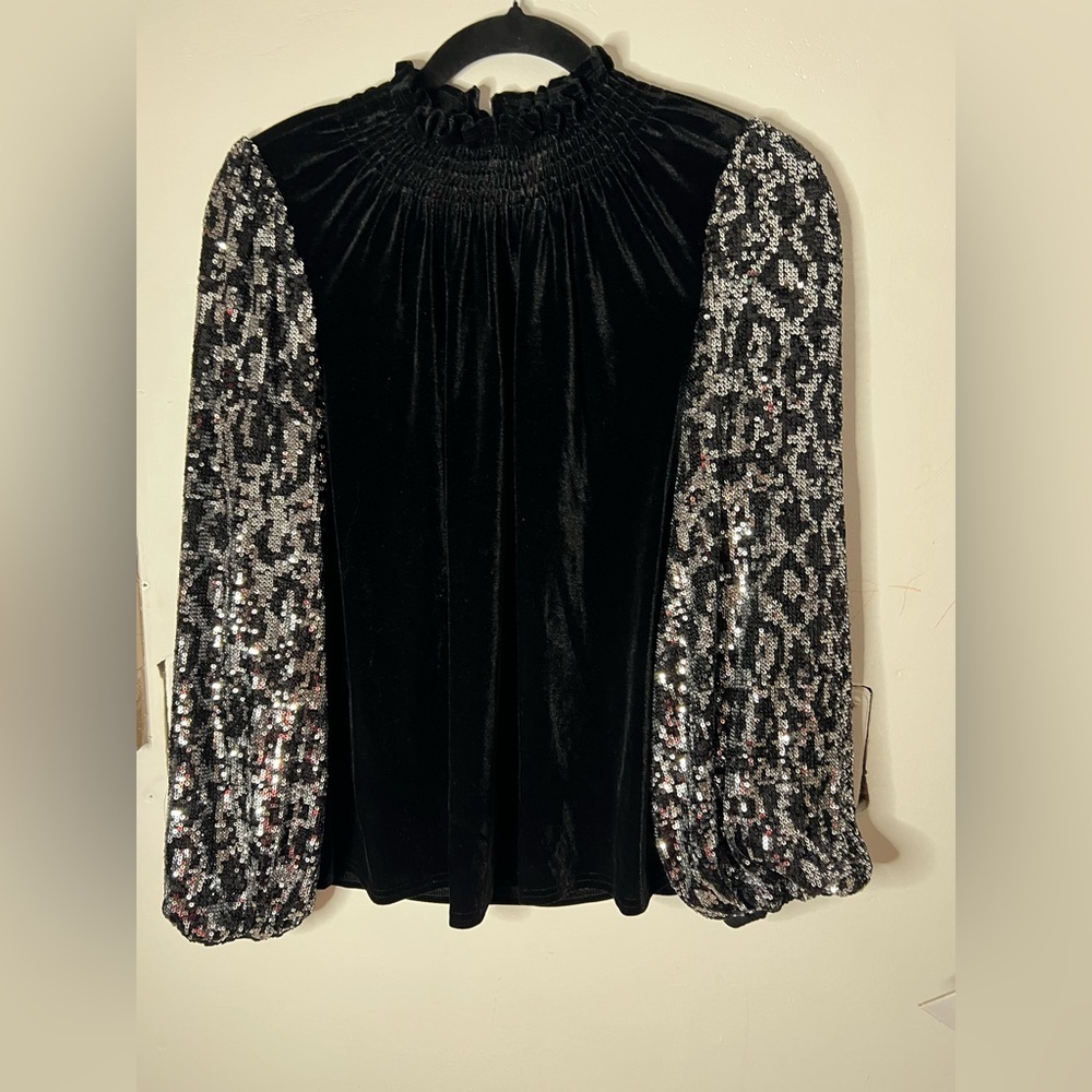 🏷️ Sugarlips Michelle Black Velvet Top with Sequin Sleeves Size XS NWT
